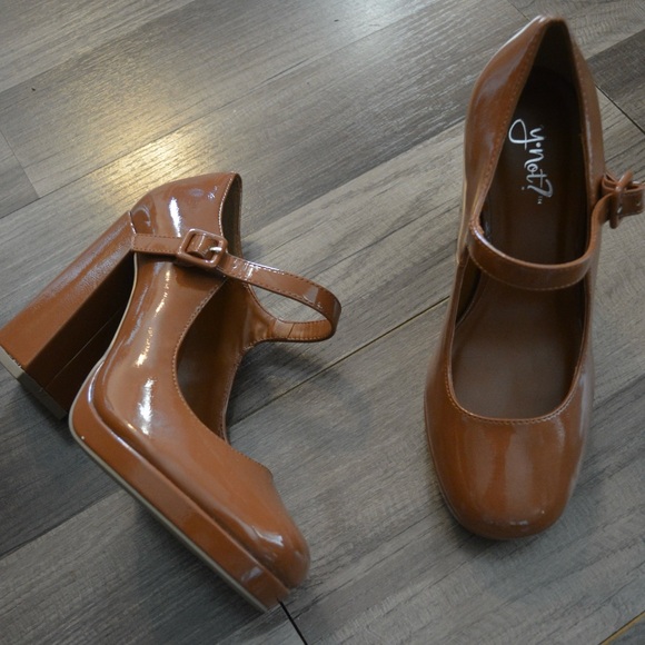 Size 8 Platform Mary Jane Pumps | Dark Cognac - Picture 2 of 3